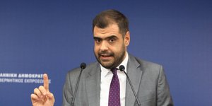 Παύλος Μαρινάκης ενημέρωση πολιτικών Συντακτών