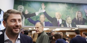 Ο Νίκος Ανδρουλάκης στο Πολιτικό Συμβούλιο του ΠΑΣΟΚ-ΚΙΝΑΛ
