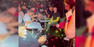 Πρόταση γάμου στην πίστα 