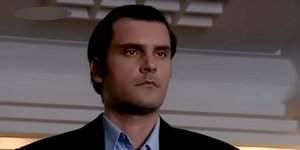 Ο «ψηλός με τα μαύρα» της σειράς «Στο Παρά Πέντε»