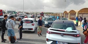 Νέα συγκέντρωση μεταναστών σε πλοίο στη Ρόδο