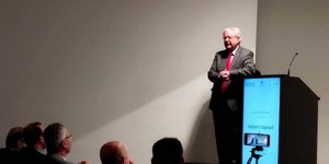 Θεσσαλονίκη: Τιμήθηκε ο διεθνώς αναγνωρισμένος συνθέτης Χ. Σαμαράς που αφιέρωσε τη ζωή του (και) στη μουσική εκπαίδευση
