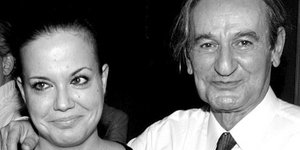 Η κόρη του Σωτήρη Μουστάκα, Αλεξία, εξέφρασε την ενόχλησή της για δημοσιεύματα που αφορούν στον πατέρα της