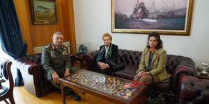 Συνάντηση Φλώρου με την οικογένεια του αειμνήστου αντιστρατήγου Μουστακλή