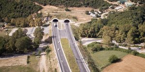 Τα τούνελ στα Τέμπη