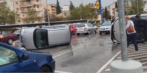 ι θυελλώδεις άνεμοι αναποδογύρισαν αυτοκίνητα στην Ξάνθη