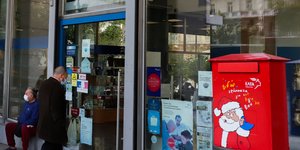 χριστουγεννιάτικο κουτι ΕΛΤΑ