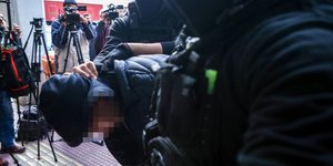 Ο 18χρονος δράστης της δολοφονικής επίθεσης στον αστυνομικό