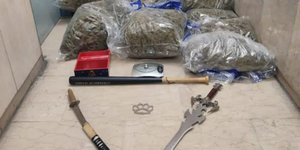 Συνελήφθησαν από την ΕΛ.ΑΣ. 2 άτομα για ναρκωτικά και όπλα στο κέντρο της Αθήνας