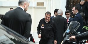 O Aταμάν αποχωρεί από την Τουρκική πρεσβεία