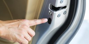 Διακόπτης πόρτα