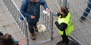 Mε κινητά η είσοδος στα γήπεδα