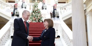 Η κίνηση εγκαρδιότητας Ερντογάν στην Κατερίνα Σακελλαροπούλου