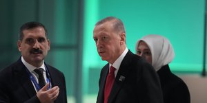 Ο Ρετζέπ Ταγίπ Ερντογάν με συνεργάτη του