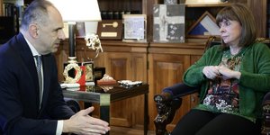 Ο Γιώργος Γεραπετρίτης ενημέρωσε την Κατερίνα Σακελλαροπούλου