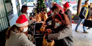 Γεύματα αγάπης από τον δήμο Αθηναίων