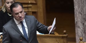 Ο υπουργός Εργασίας Αδωνις Γεωργιάδης στη Βουλή