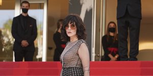 Η Ισαμπέλ Ατζανί σε κόκκινο χαλί