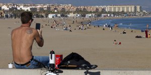 Γεμάτες κόσμο οι παραλίες στην Ισπανία