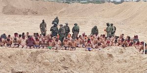 Η ισραηλινή τηλεόραση μετέδωσε βίντεο με ημίγυμνους παλαιστίνιους αιχμαλώτους 