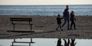 Καιρός με ηλιοφάνεια και υψηλές για την εποχή θερμοκρασίες