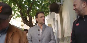 Ο Στέφανος Κασσελάκης στους δρόμους της Αθήνας 