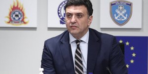 Βασίλης Κικίλιας ριγε γραβατα
