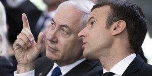 O Μακρόν δείχνει ψηλά στον Νετενιάχου