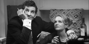 Μπράντλεϊ Κούπερ αγκαλια με κοπελα 