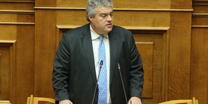 μετανάστες, Μίλτος Χρυσομάλλης