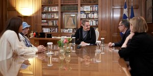 Συνάντηση του Κυριάκου Μητσοτάκη με εγκαυματίες