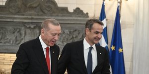 Μητσοτάκης και Ερντογάν αποχωρούν μαζί από τη συνέντευξη Τύπου