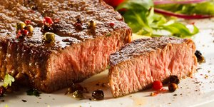 Ελληνας φυσικός εξηγεί πώς να ψήσετε την τέλεια μπριζόλα