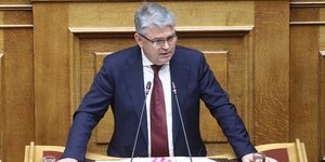 Ο Δήμητρης Νάτσιος της Νίκης στη συζήτηση για τον προϋπολογισμό-Φωτογραφία Γιάννης Παναγόπουλος/ Eurokinissi