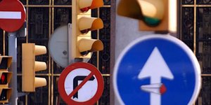 Οι νέες πινακίδες στους δρόμους 