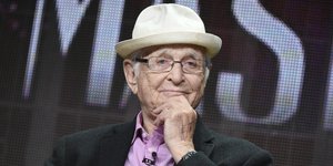 O εμβληματικός Αμερικανός σεναριογράφος και σκηνοθέτης, Νόρμαν Λιρ