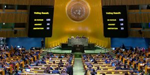 Η Γενική Συνέλευση του ΟΗΕ ενέκρινε ψήφισμα που ζητά ανθρωπιστική κατάπαυση του πυρός στη Γάζα