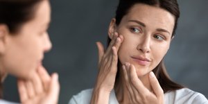   «Τρίγωνο του κινδύνου» -Γιατί δεν πρέπει να σπάτε τα σπυράκια σε αυτή την περιοχή το προσώπου