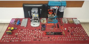 τραπεζι πολλά κλειδια 