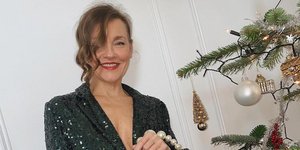 γυναίκα με σακάκι 