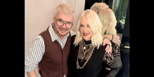 Σάλος με τη σέξι ολόσωμη φόρμα όλο δαντέλα της Ρούλας Κορομηλά