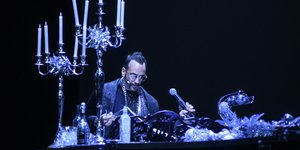μουζουρακης πιανο κερια