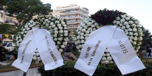 Στεφάνι του Νότη Σφακιανάκη στον Βασίλη Καρρά