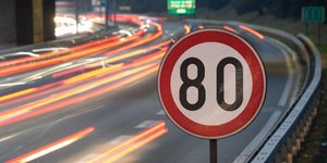 Όρια ταχύτητας σε αυτοκινητόδρομο 