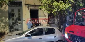 Πυροσβέστες έξω από σπίτι στην Πάτρα