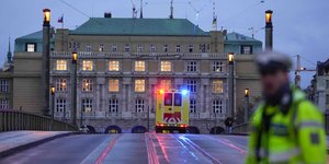 Ελληνική πρεσβεία στη Πράγα: Δεν υπάρχει Έλληνας μεταξύ των θυμάτων -Αποφεύγετε την πλατεία Jan Palach