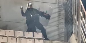 Βόλος-Ολυμπιακός: Ένταση μεταξύ Αστυνομίας και οπαδών στο Πανθεσσαλικό