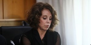 Η Βούλα Πατουλίδου στενοχωρημένη