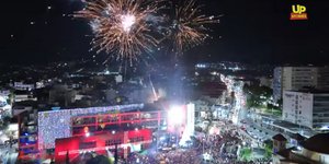 Φαντασμαγορική φωταγώγηση του χριστουγεννιάτικου δέντρου στο Περιστέρι