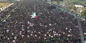Στιγμιότυπο από τη διαδήλωση οπαδών των Χούθι στην Σανάα της Υεμένης